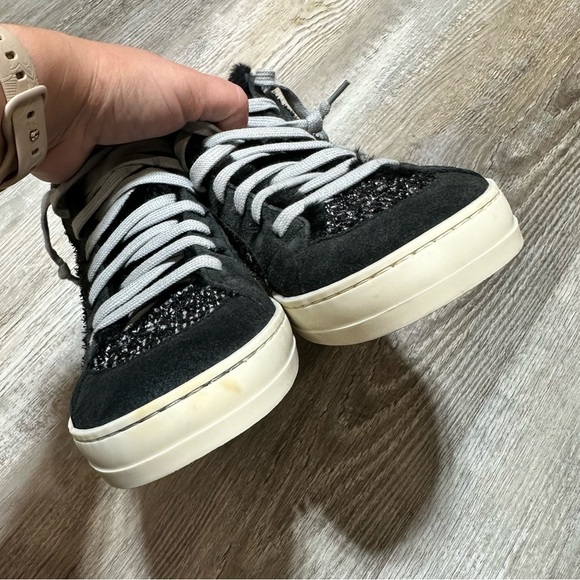 P448 Skate Faux Fur Trim High Top Sneaker
SHAKA, Size 7US / 37EU - Picture 2 of 9